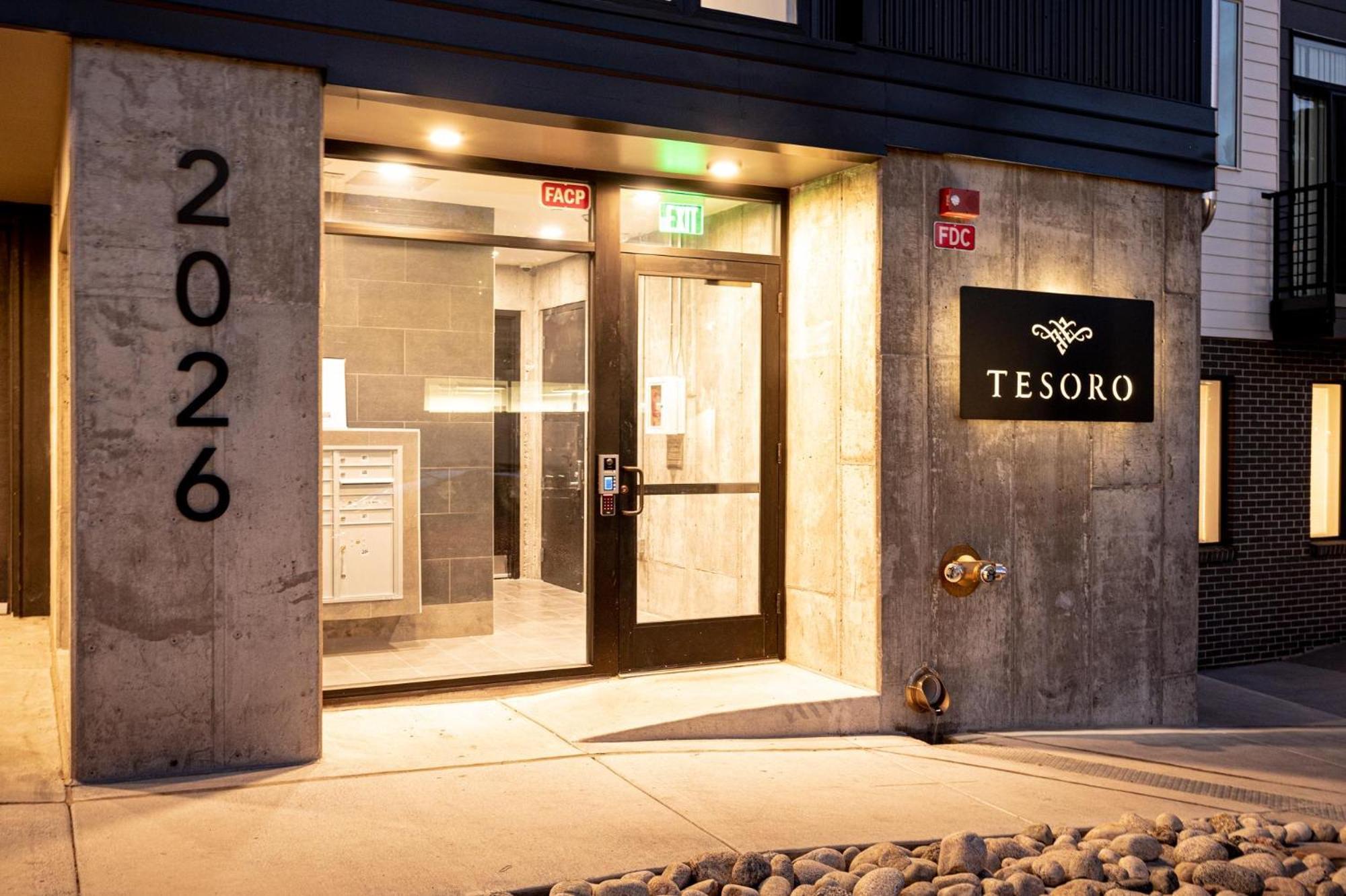Villa Gameday Oasis - Private Balcony - Jefferson Park - Tesoro DEN Exterior foto